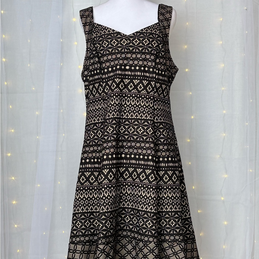 Donna Ricco Black and Cream Patterned Midi Dress
